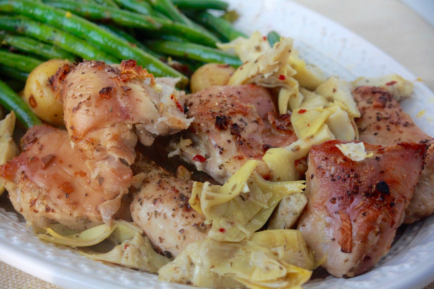 Garlic White Wine Thighs: Succulent & Simple Weeknight Dish